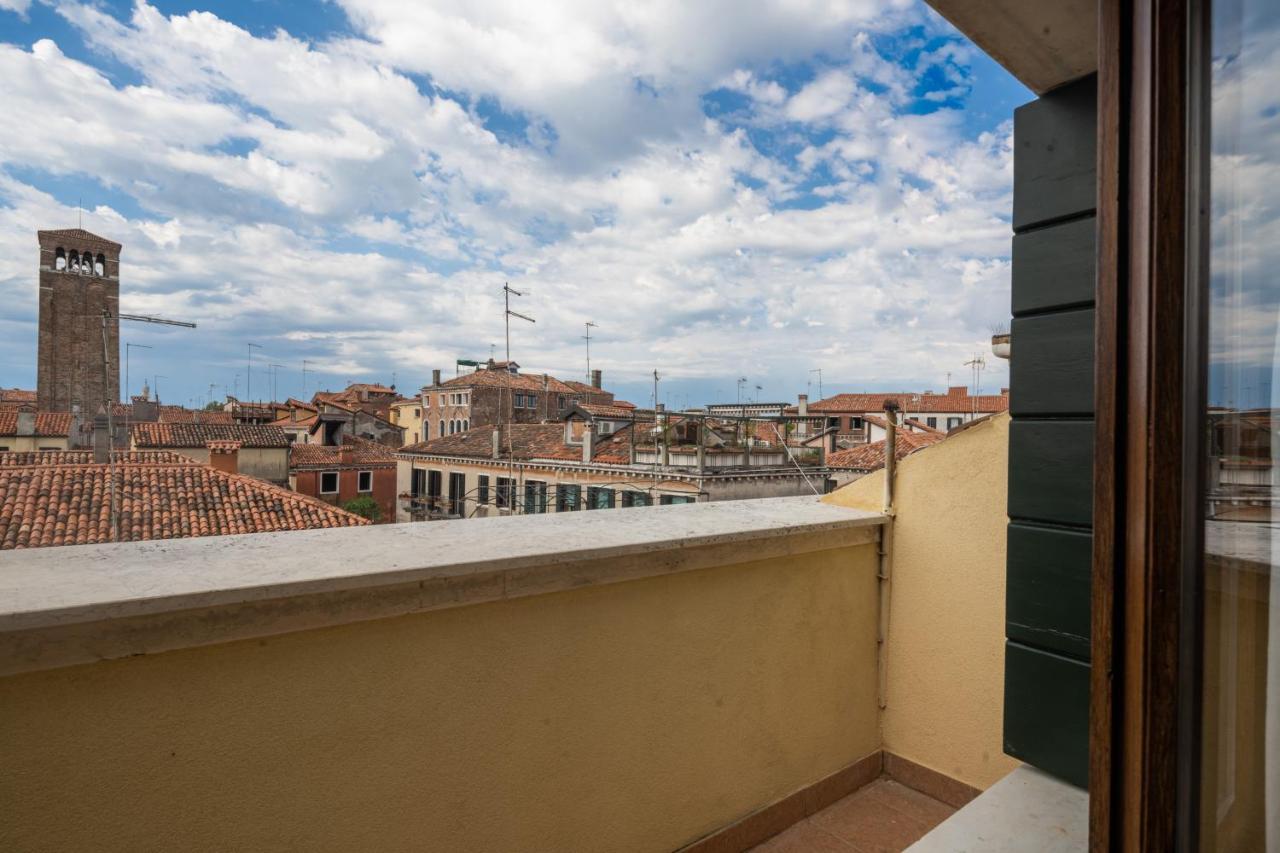 Bright Apartment On Venetian Roofs R&R Exterior foto